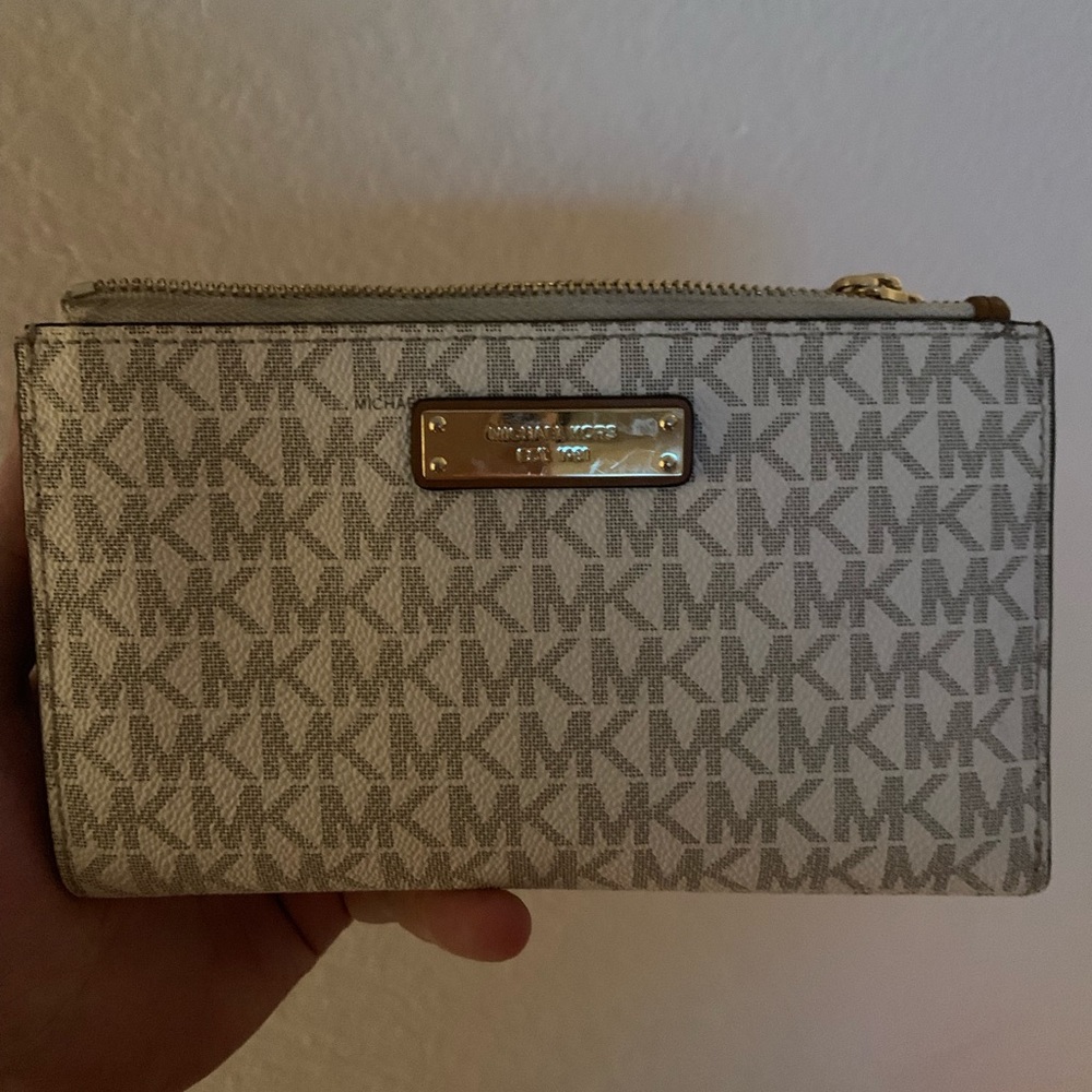 Michael kors wallet